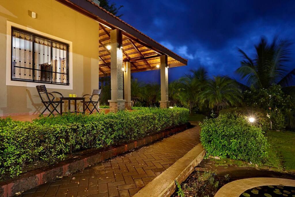 Monica Farms - Monica Retreat Villa Waki Exterior photo